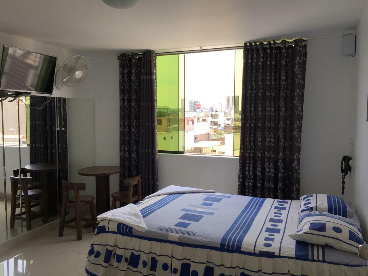 Sueños Inn 2*